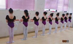 儿童舞蹈基本动作16个 如何让少儿爱上舞蹈，舞蹈培训